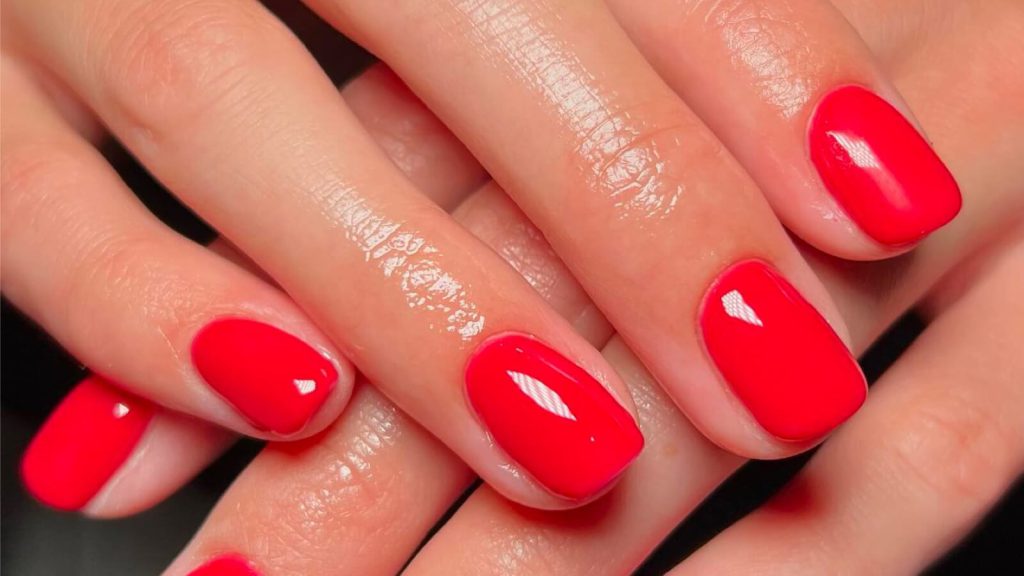 معرفی ۱۵ بهترین کاشت ناخن در کرج