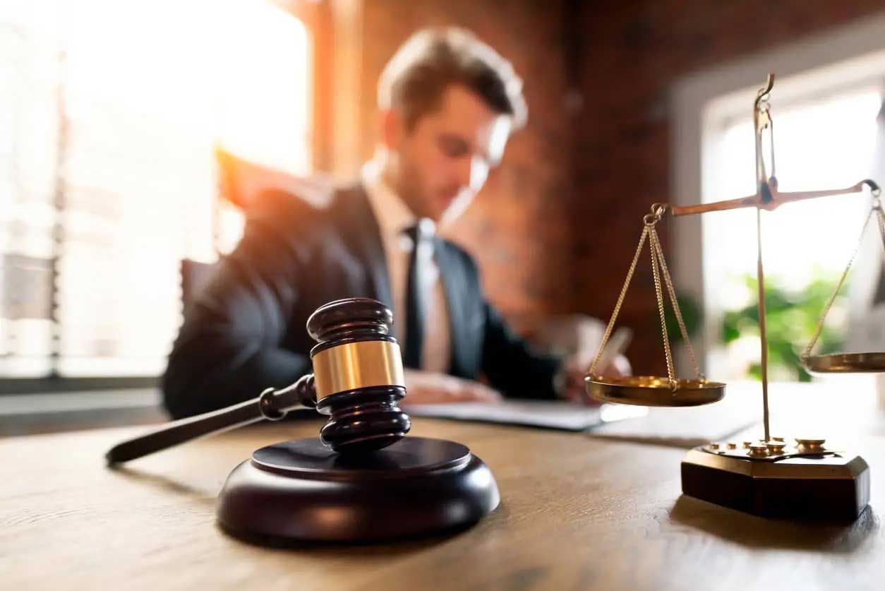بهترین وکیل پایه یک دادگستری در کرج