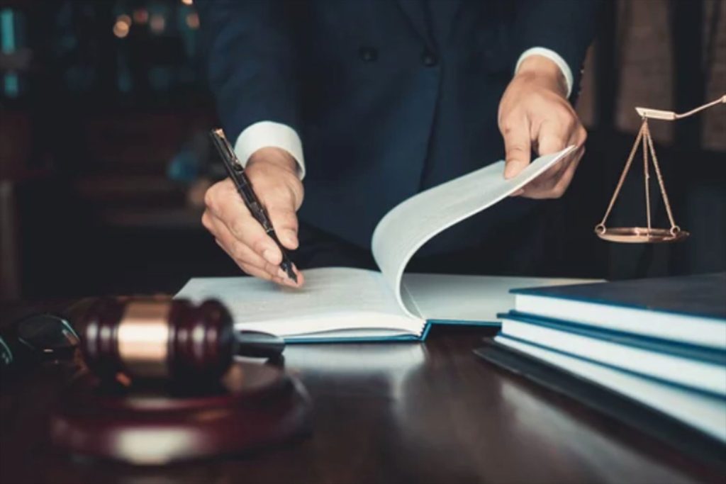 بهترین وکیل پایه یک دادگستری در تبریز